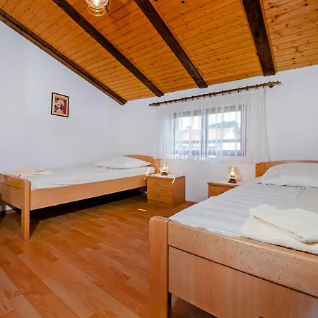 Mirela Appartement *