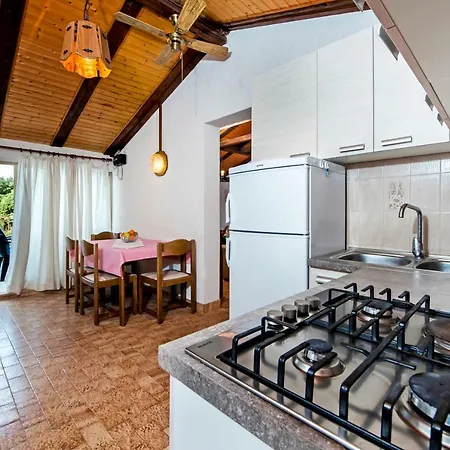 Mirela Apartman
