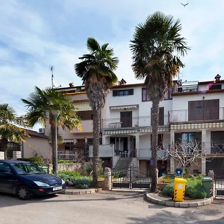 Apartment Mirela *