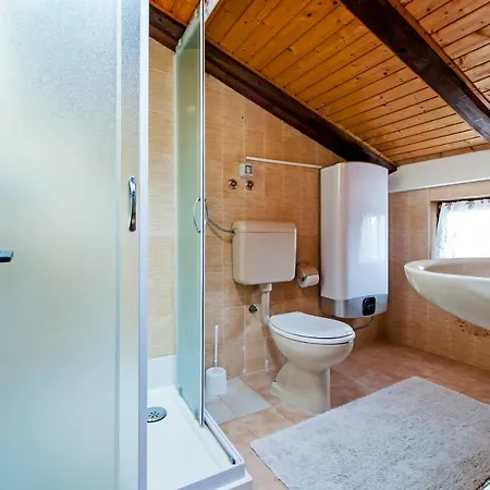 Apartment Mirela *