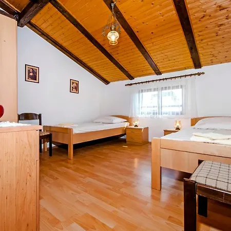 Apartment Mirela *