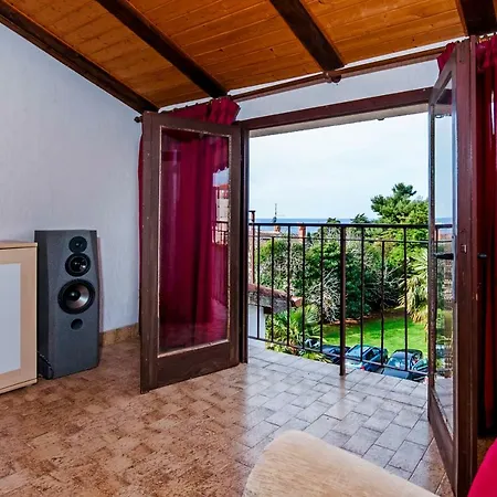 Mirela Apartment